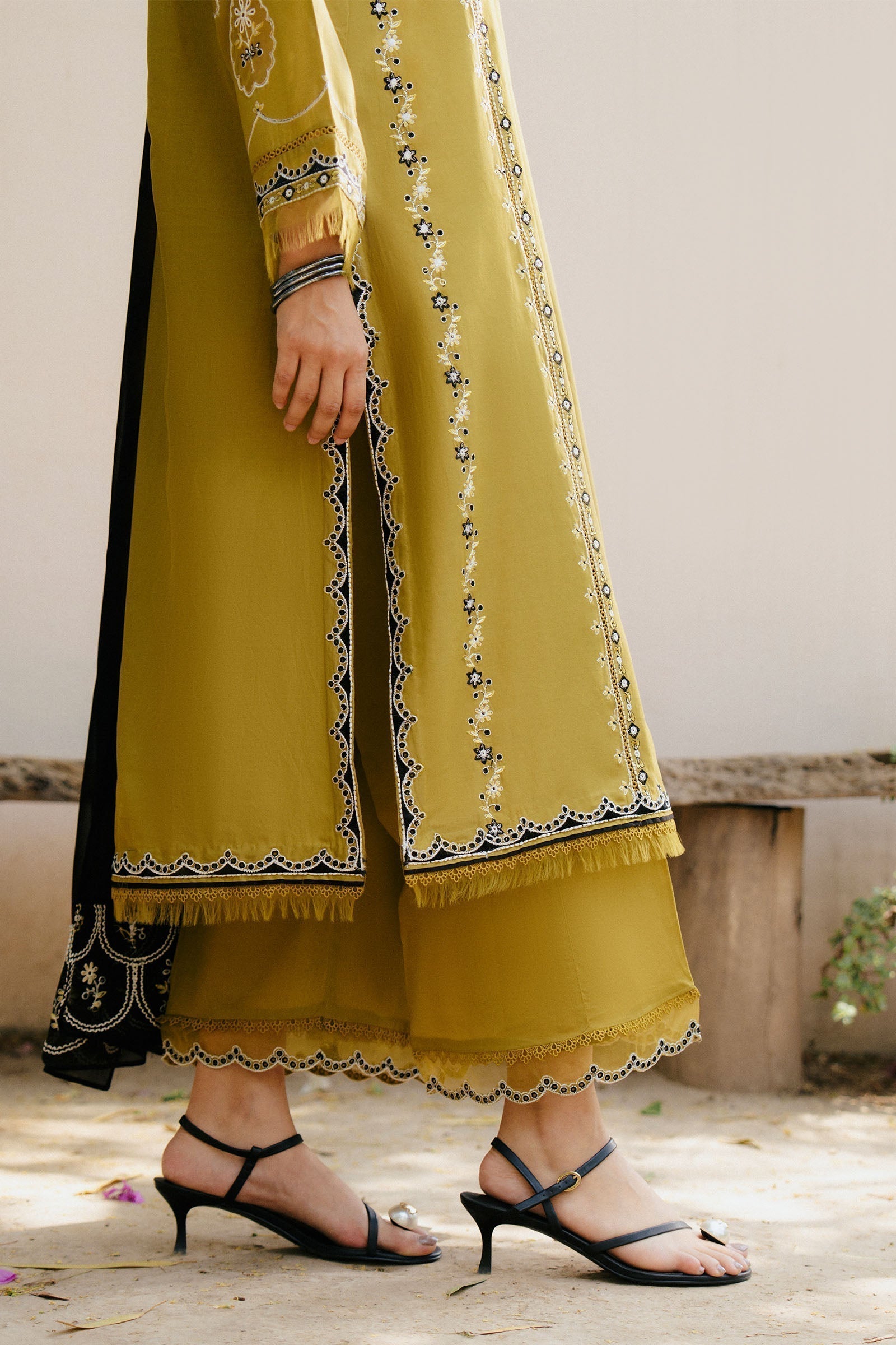 '-3PC DHANAK EMBROIDERED SHIRT WITH CHIFFON EMBROIDERED SHAWL & DHANAK TOUSER- 673