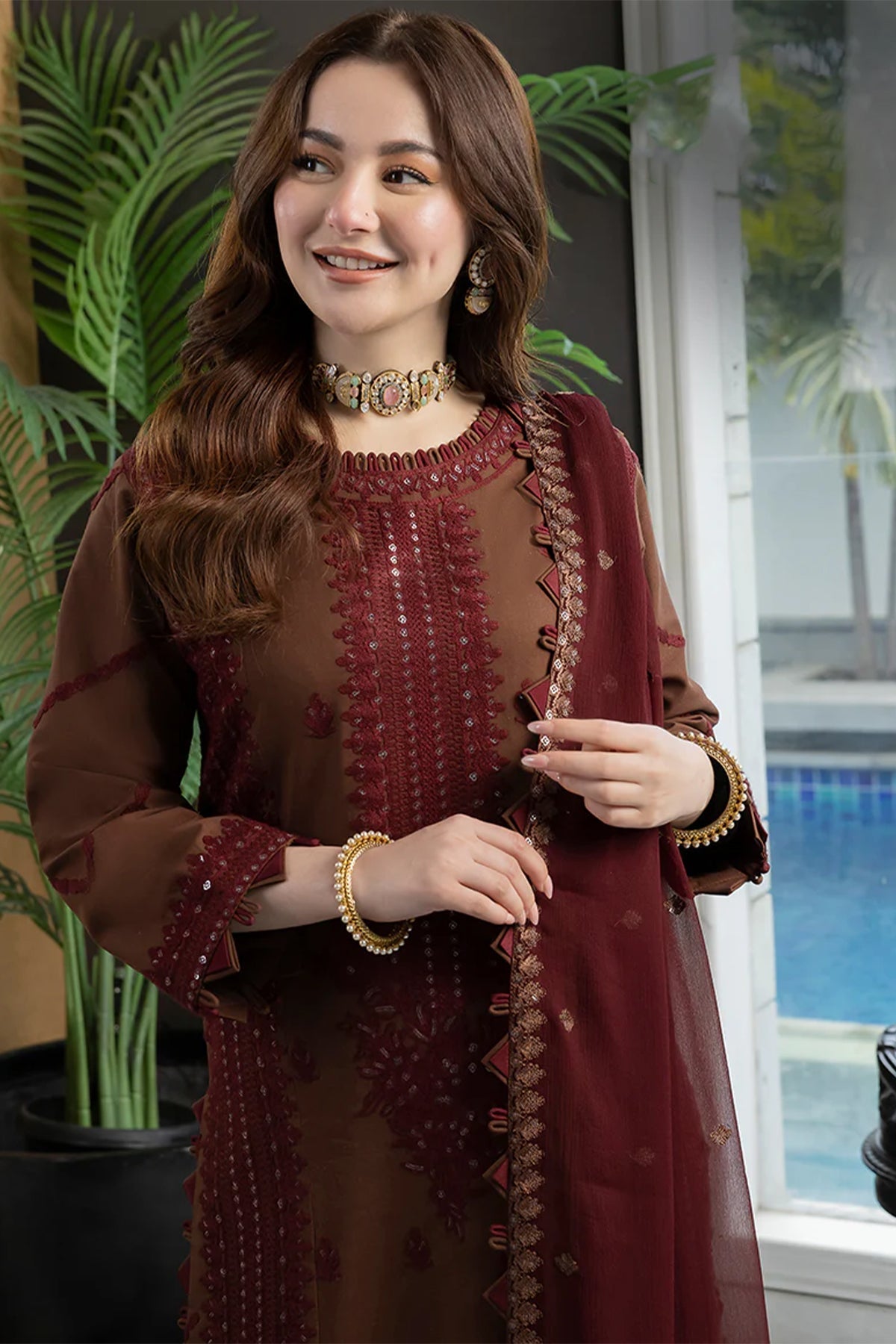 ASIM JOFA - 3PC LAWN EMBROIDERED SHIRT WITH CHIFFON EMBROIDERED DUPATTA AND TROUSER Aj2556