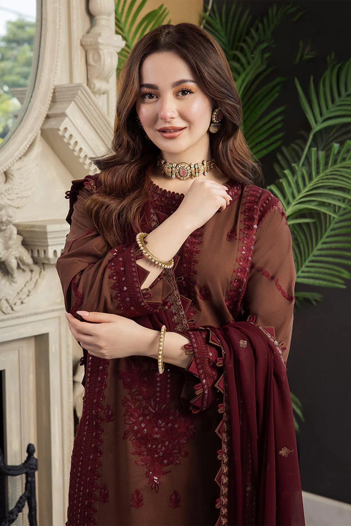 ASIM JOFA - 3PC LAWN EMBROIDERED SHIRT WITH CHIFFON EMBROIDERED DUPATTA AND TROUSER Aj2556