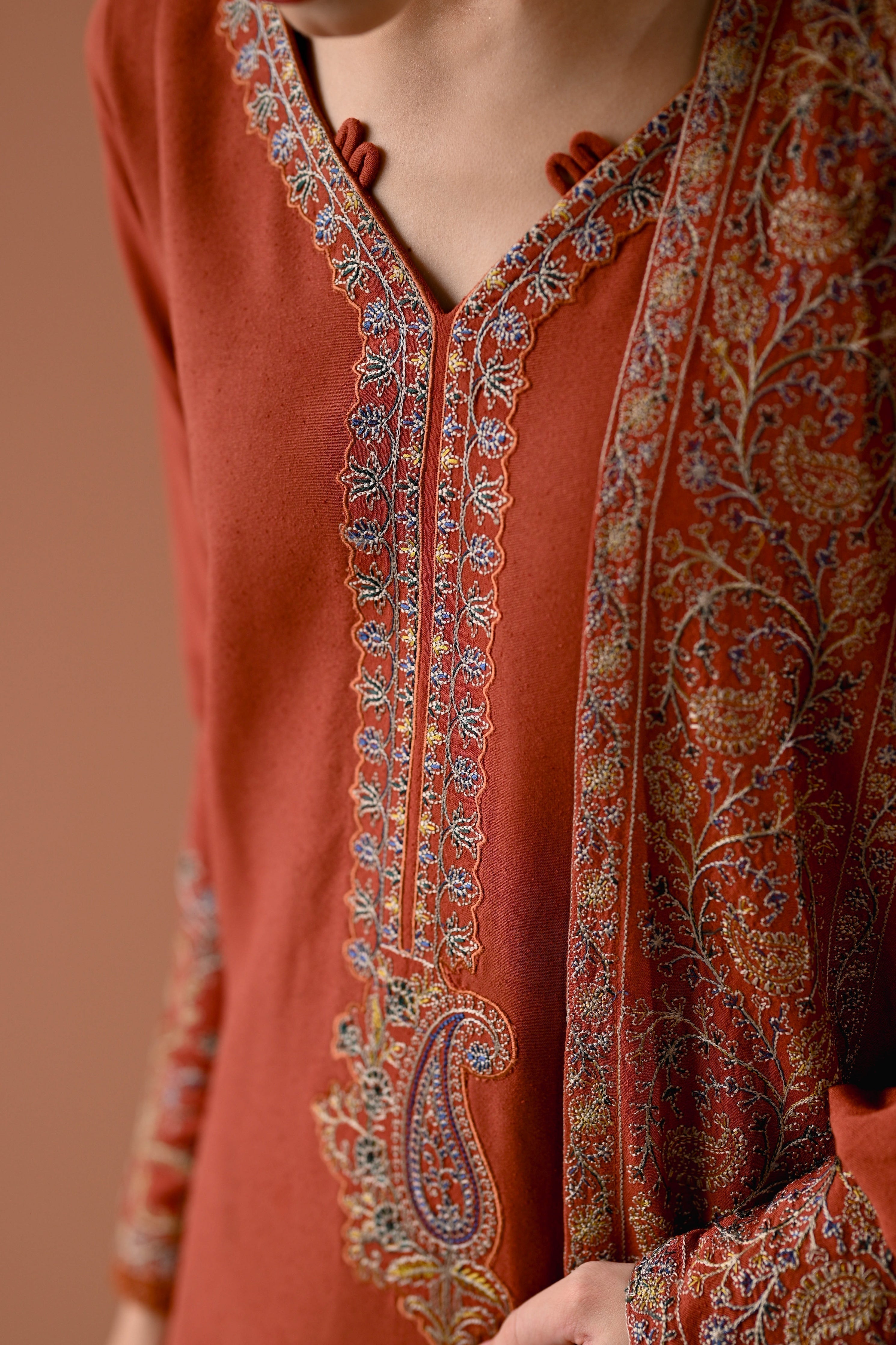3PC DHANAK EMBROIDERED SHIRT WITH DHANAK EMBROIDERED SHAWL AND TROUSER V679