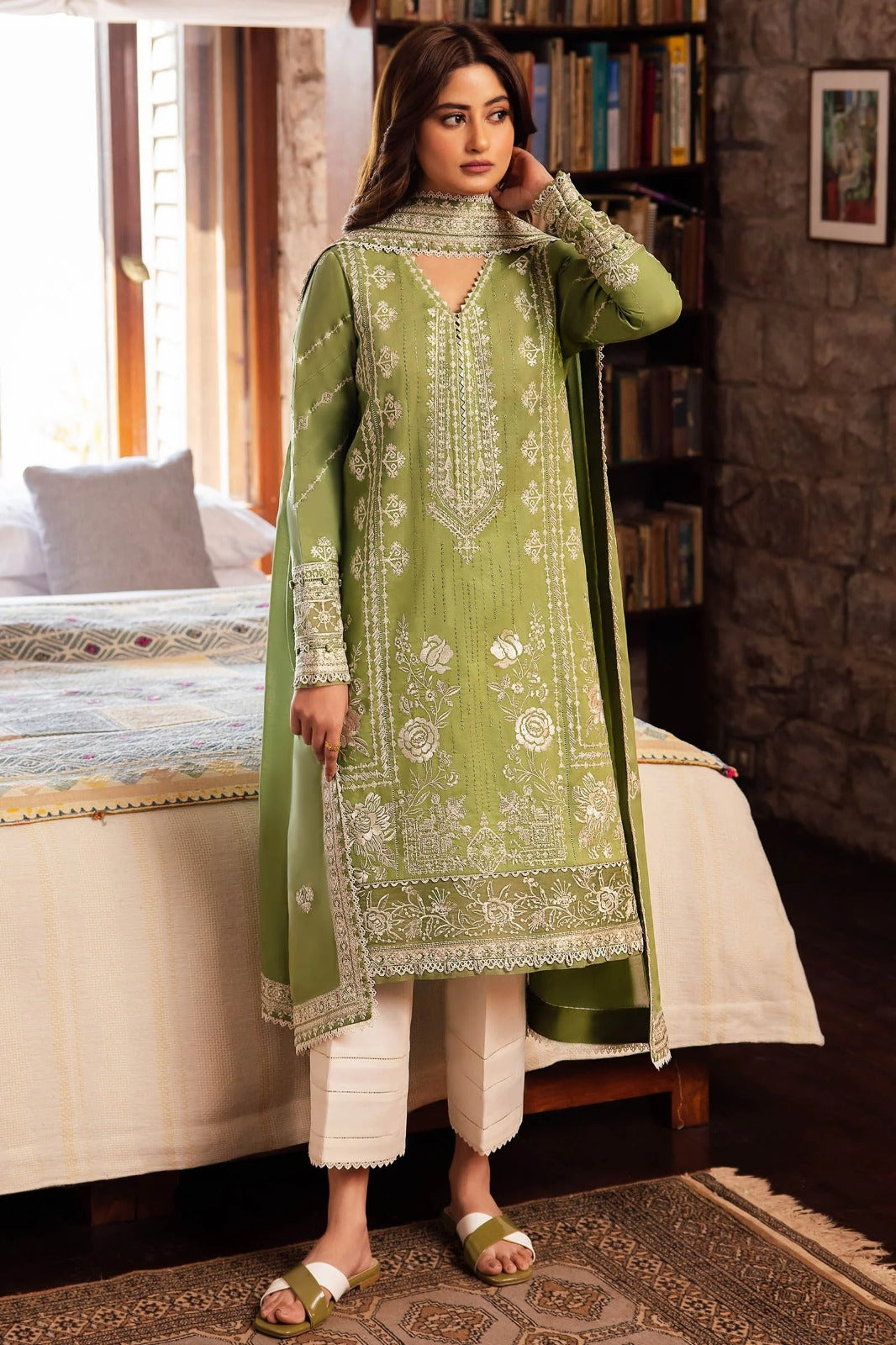 3 Piece Embroidered Lawn Shirt with Embroidered Lawn Dupatta V2525